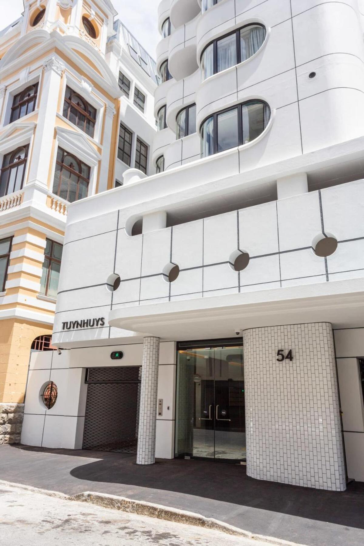 Mid Century Modern Central Upper City เคปทาวน์ ภายนอก รูปภาพ